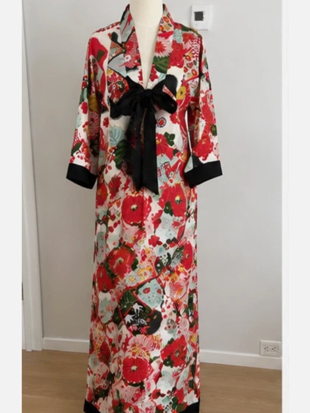 Japanese Inspired Floral Bird Print Maxi Robe Dress/Kimono Black Satin Tie Trim